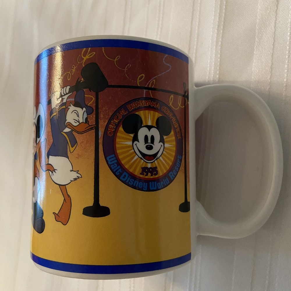 Walt Disney World Resorts 1995 Disneyana Convention Ceramic Coffee Mug Exclusive